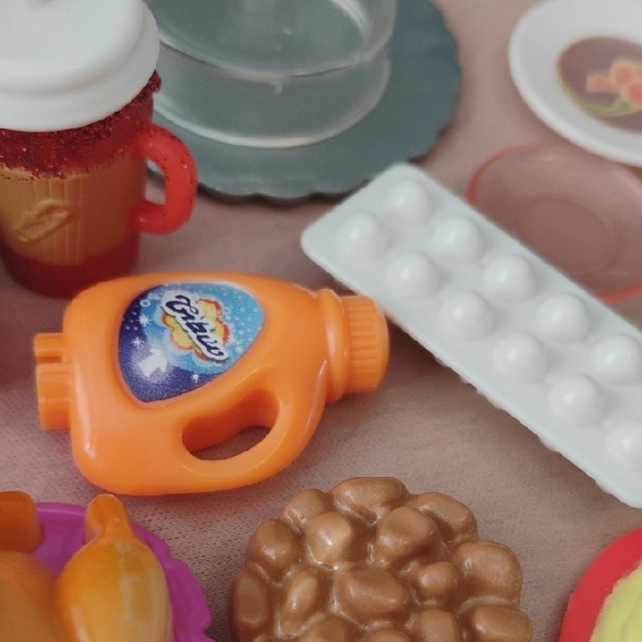 Barbie Kitchen & Food Playset - Pink, Teal, White - Picture 5 of 11